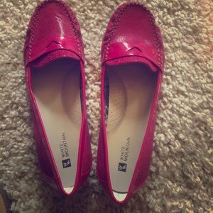 White Mountain 10 W Hot Pink Croco Loafers, NWOT